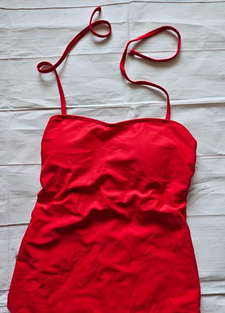 Pekné červené plavky, m