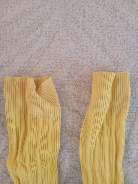 Futbalové štucne ( červené aj žlté), 