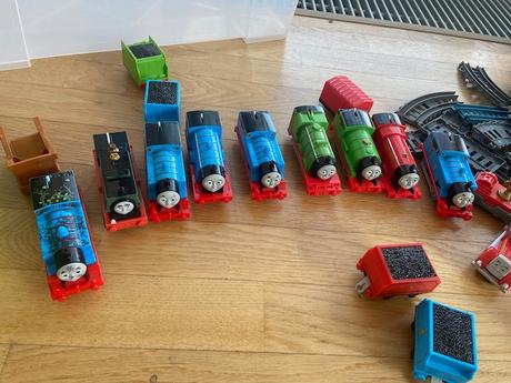 Predám vlakovú dráhu vláčik tomáš aj s vláčikmi, 