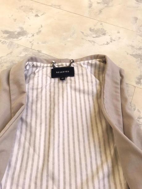 Zaujímavá vesta, reserved,40