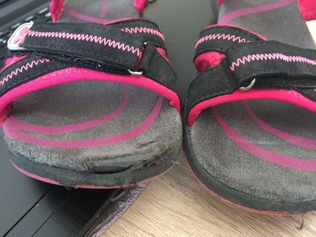 Sandálky, veľ. 37-38, 4 eur, 38