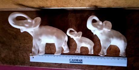 Rodinka slonov - royal dux, 