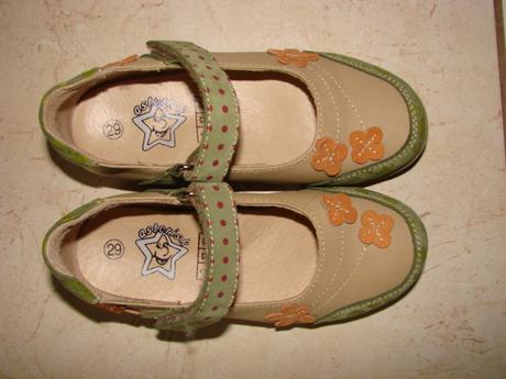 Nádherné sandálky, 29
