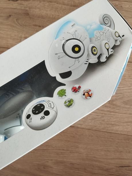 Interaktívna hračka chameleón, 