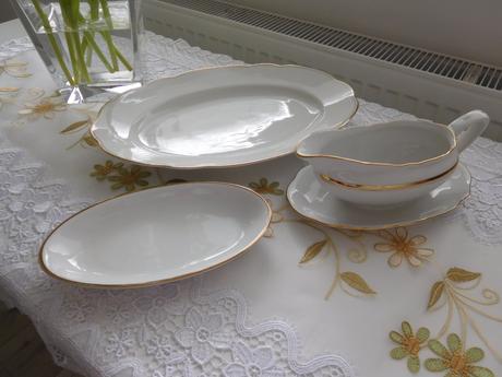 Čechoslovákia značený porcelán taniere+omáčkovník., 
