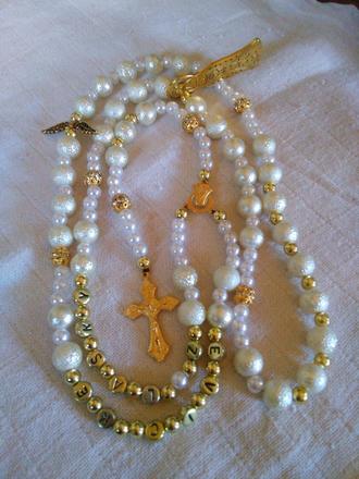 Ruženec s menom a dátumom, 