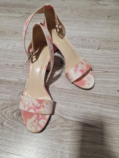 Sandalky, graceland,41