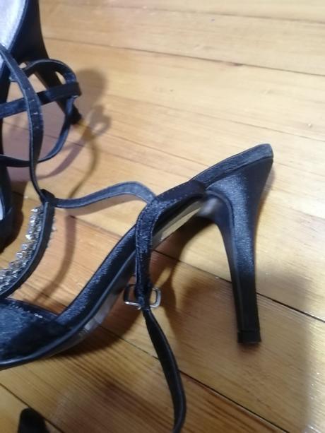 Spoločenské sandale, 37