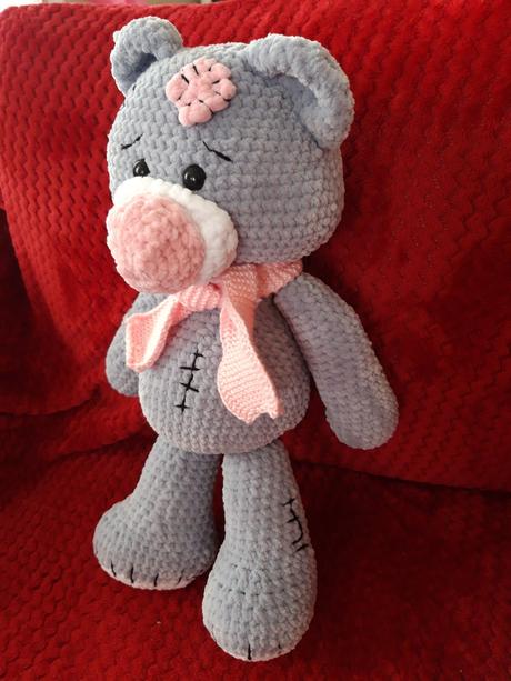 Háčkovaní mackovia so záplatou, 