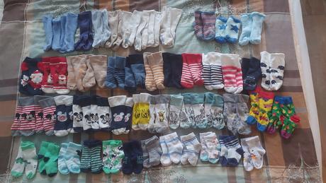 51 párov ponožiek veľ. 15-18, 18