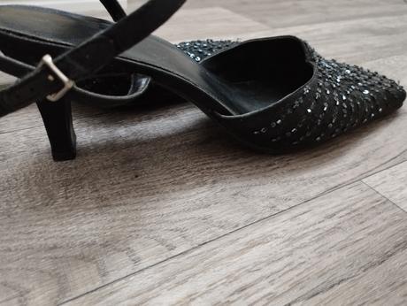 Čierne elegantné sandále č.39, 39