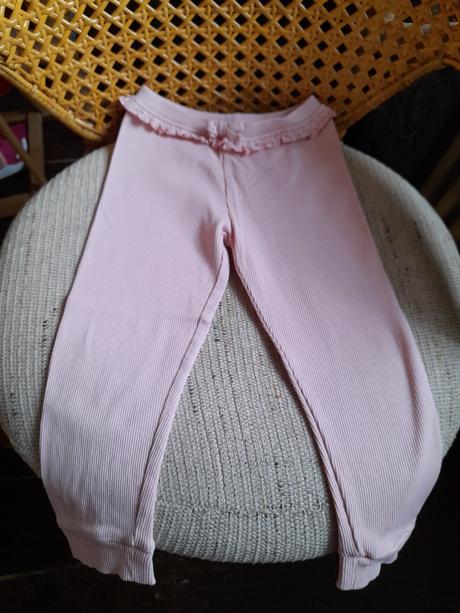 Vrubkované leginy, 98