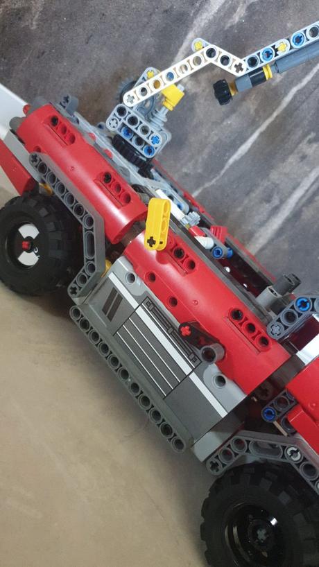 Skladačka - letiskové požiarne auto, 