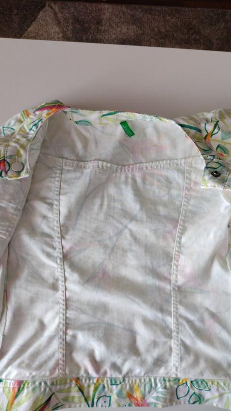 Pestrá bunda, benetton,146