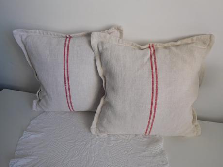 Vankúše menšie , vačšie, podlhovasté,, 