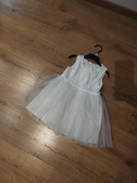 Spolocenske detske saty, 98