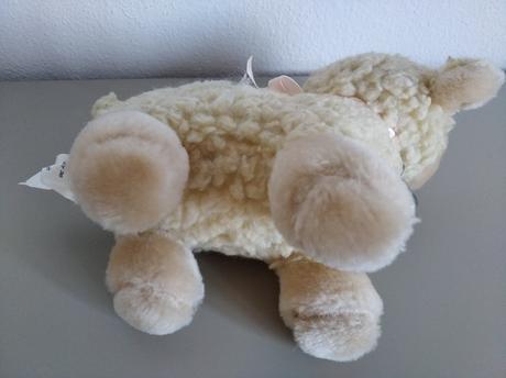 Ovečka so zvončekom,