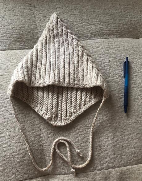 Handmade béžová merino čiapka, 92