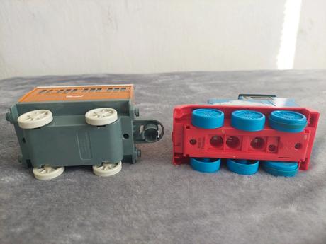 Vláčik tomáš (13cm) a clarabel (12cm),