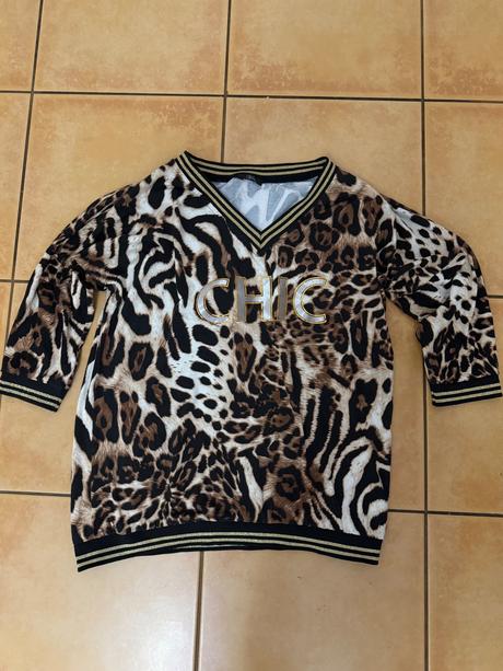 Tričko s geoardím vzorom,