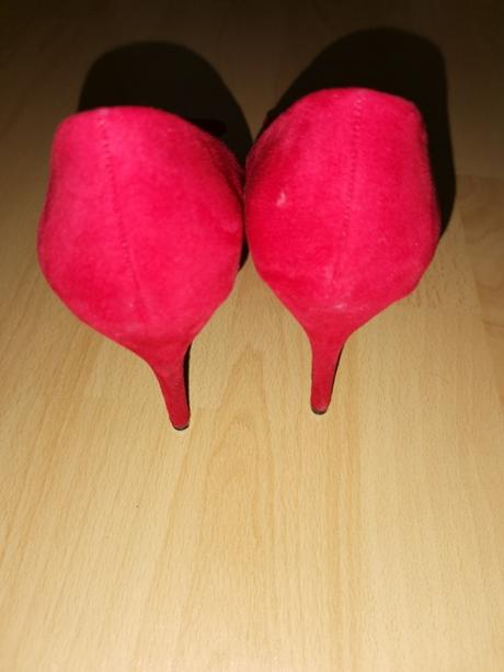 Červené srdiečkové lodičky, 37