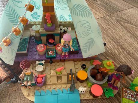 Lego friends luxusné kempovanie, 