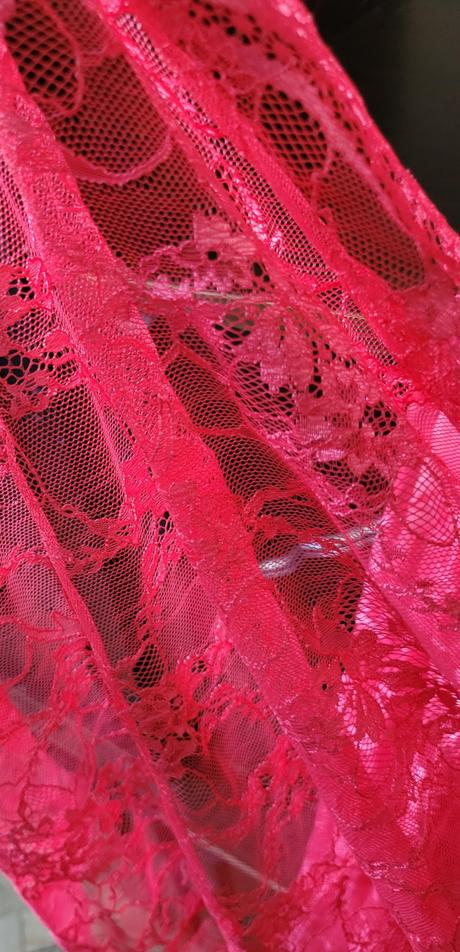 Dlhé spoločenské šaty, 40