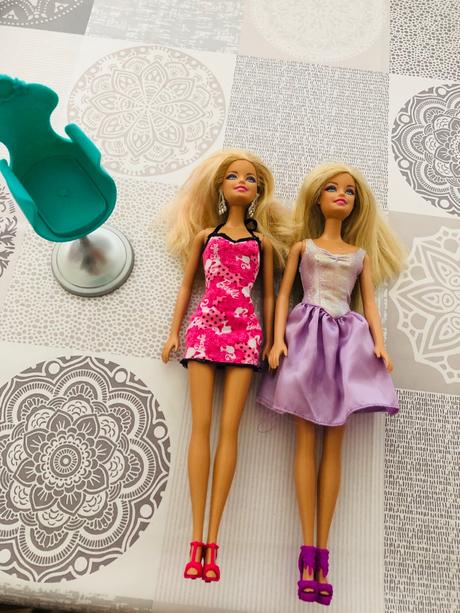 Barbie so stoličkou, 