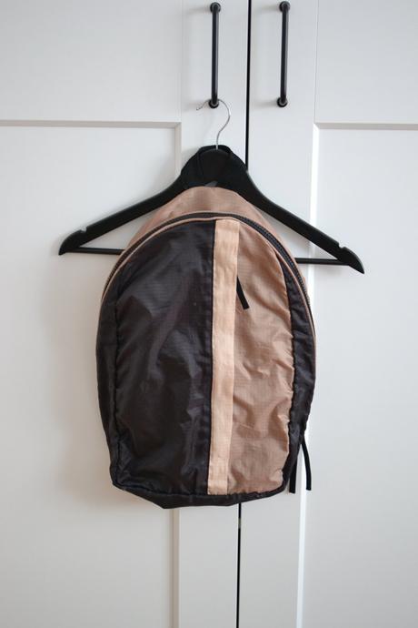 Čierno-hnedý ruksak, 