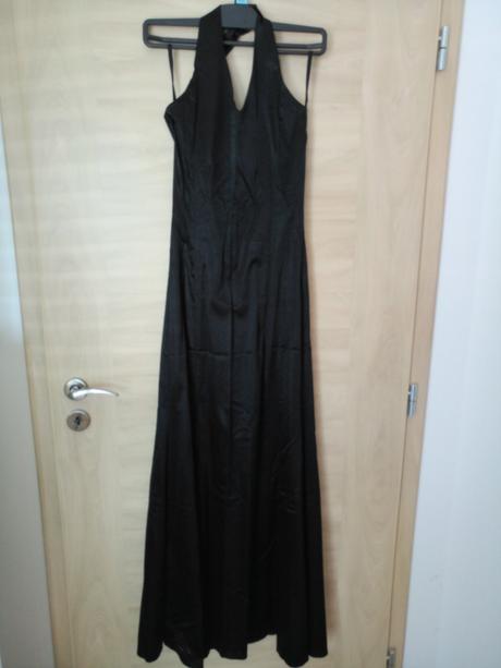 Spoločenské šaty čierne, s