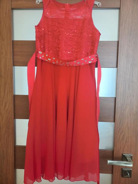 Dievčenské šaty, 146