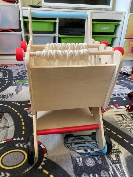 Drevený nákupný vozík, 