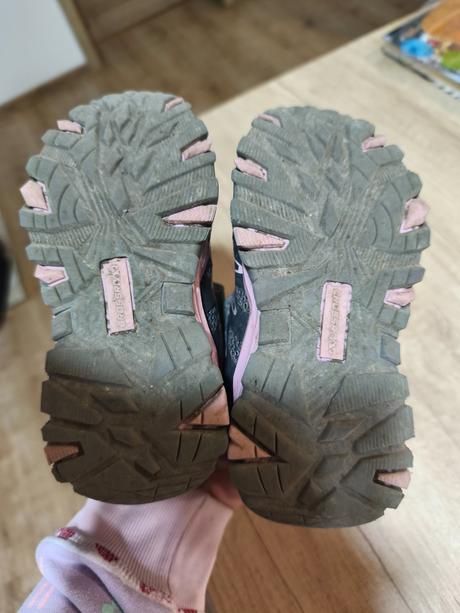 Turistické topánky, 28