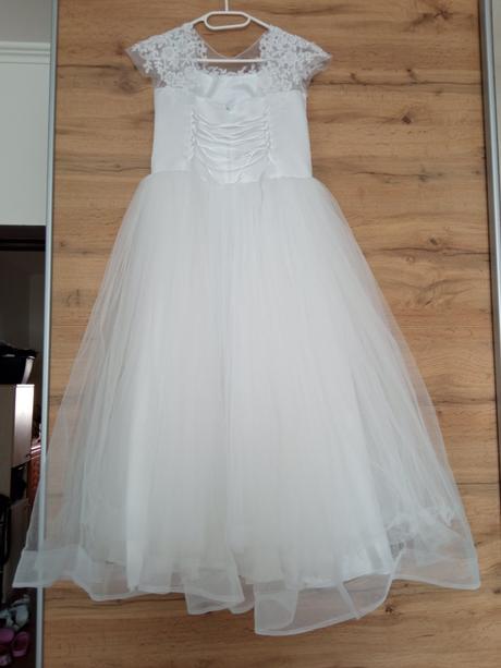 Šaty na 1. sväte prijímanie, 146