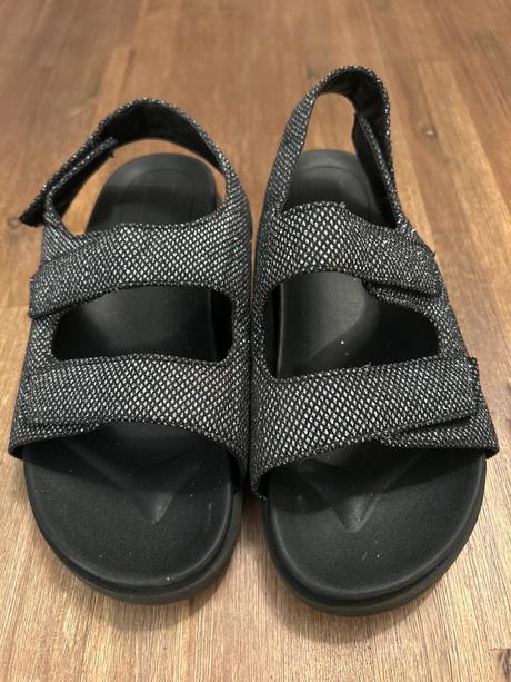 Sandálky, 34