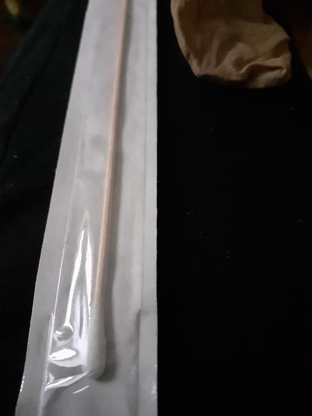 Správne použitie tampónu na výter zo zadku