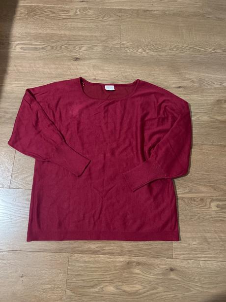 Krásny jemný pulóvrik, 38