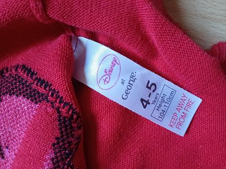 4ks tenke svetriky/mikiny, 110