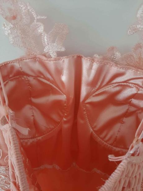 Krásne romantické šaty, 36