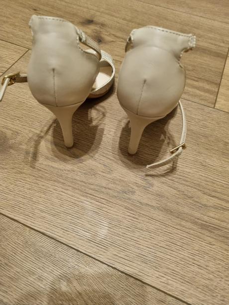 Krémové sandále 35, 35