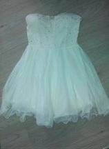 Maslovo-biele elegantné šaty, m