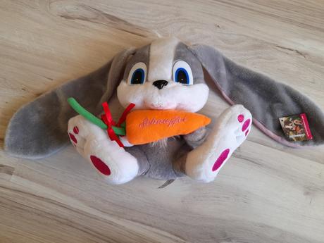 Plyšový zajo s extra dlhými ušami ešte s vysačkou, 