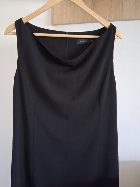 Midi šaty s vodopádom, 38