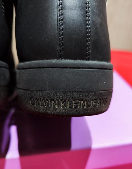 Calvin klein kožené tenisky, 40
