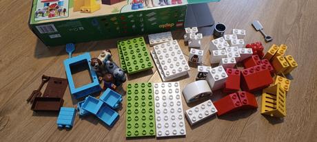 10868 lego duplo - stajne pre poníka, 