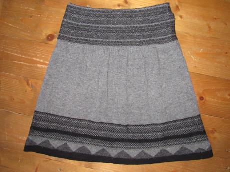 Príjemná vlnená suknička, promod,s