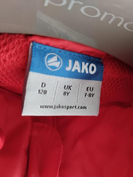 Nepremokavá bunda, 128