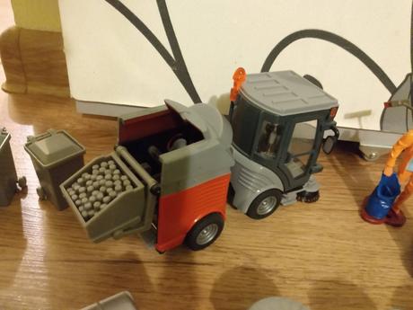 Smetiarske auto a smetné koše pre malých smetiarov, 