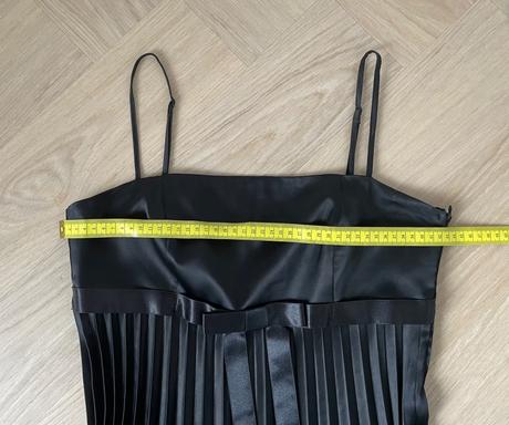 Elegantne plisovane saty, ako nove, 40