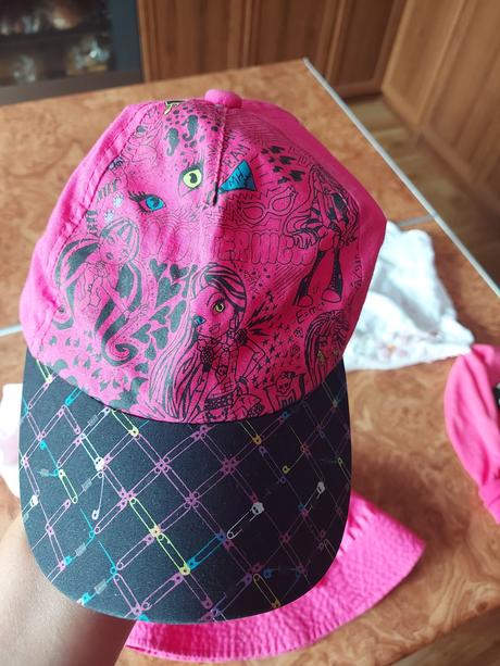 4x satka, klobúčik, čiapka a šiltovka, 122